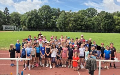 Erst schwitzen, dann schlecken – Der Sporttag der Hagellocher Grundschule